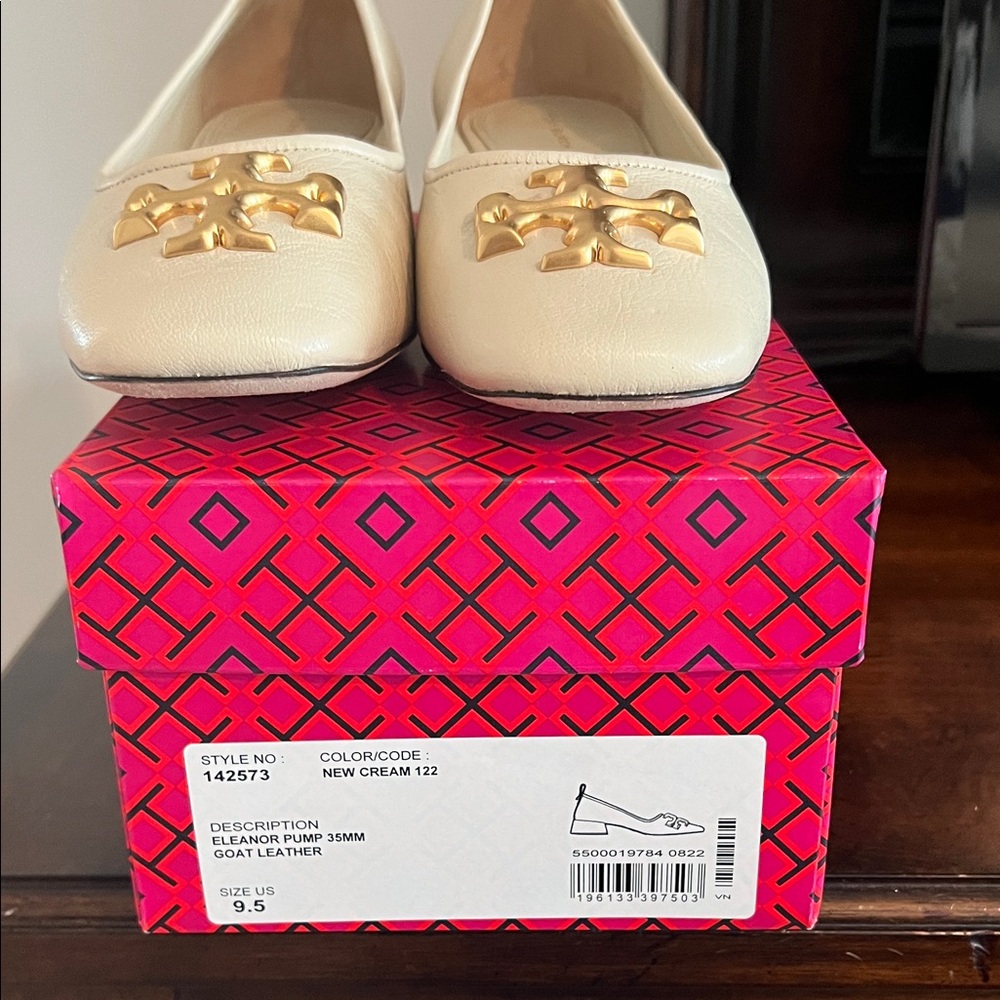 Tory Burch Cream Pumps with Gold Logo